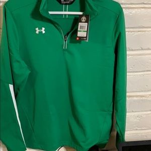 Under armor pull over